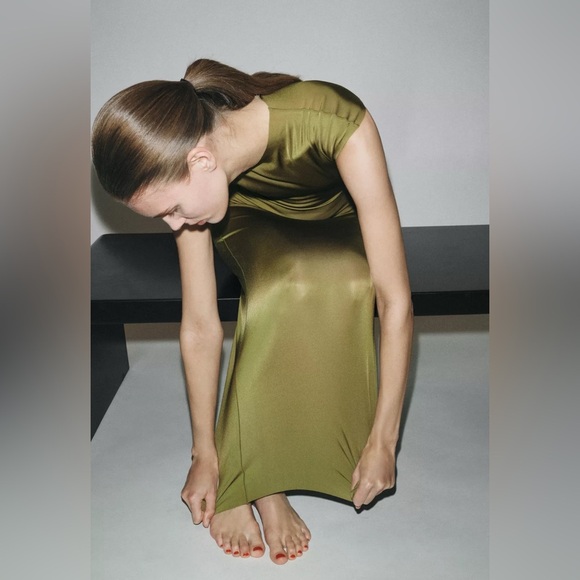 Zara Dresses & Skirts - 🔥🔥Zara midi dress with polyamide